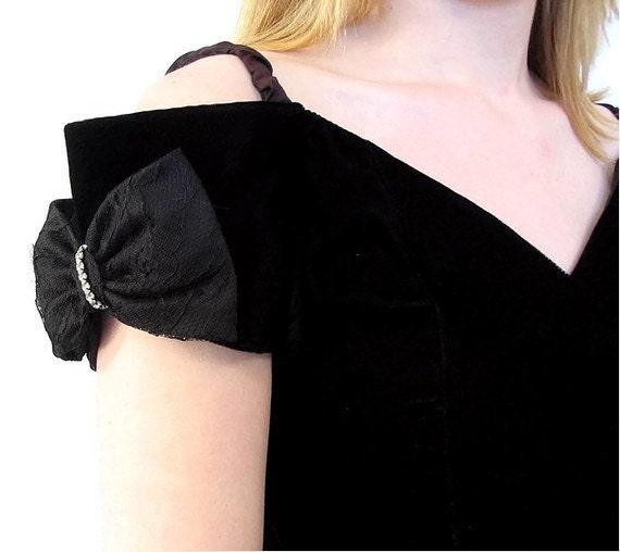Prom Party Dress - Vintage 1980s Black Goth Velvet and Lace High Low Formal Modern Size 8 Small