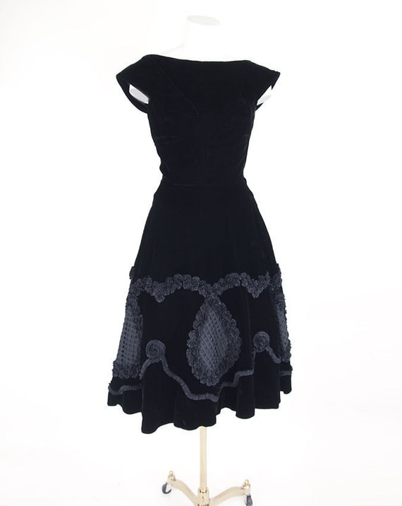 50s Black Velvet Full Skirt Party Dress w/ Spectacular Ribbon Detail XS