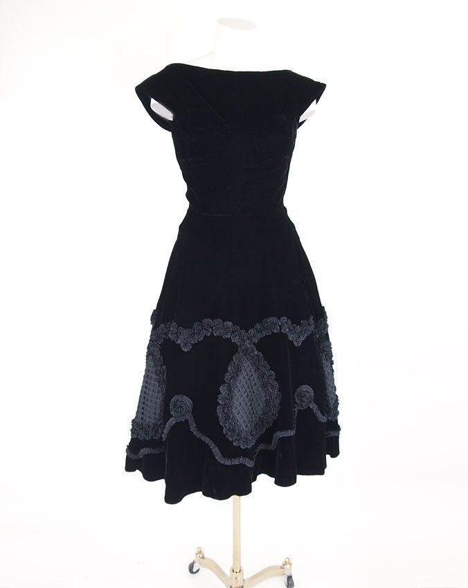 50s Black Velvet Full Skirt Party Dress w/ Spectacular Ribbon Detail XS