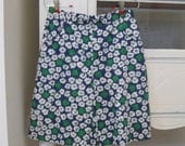 vintage cotton floral knee length skort white blue and green floral print Medium Large