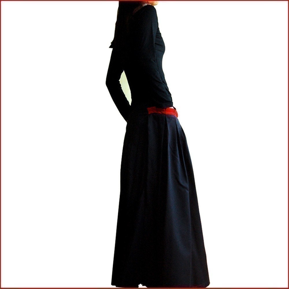 RED POCKET Maxi Skirt in black (Q1001)