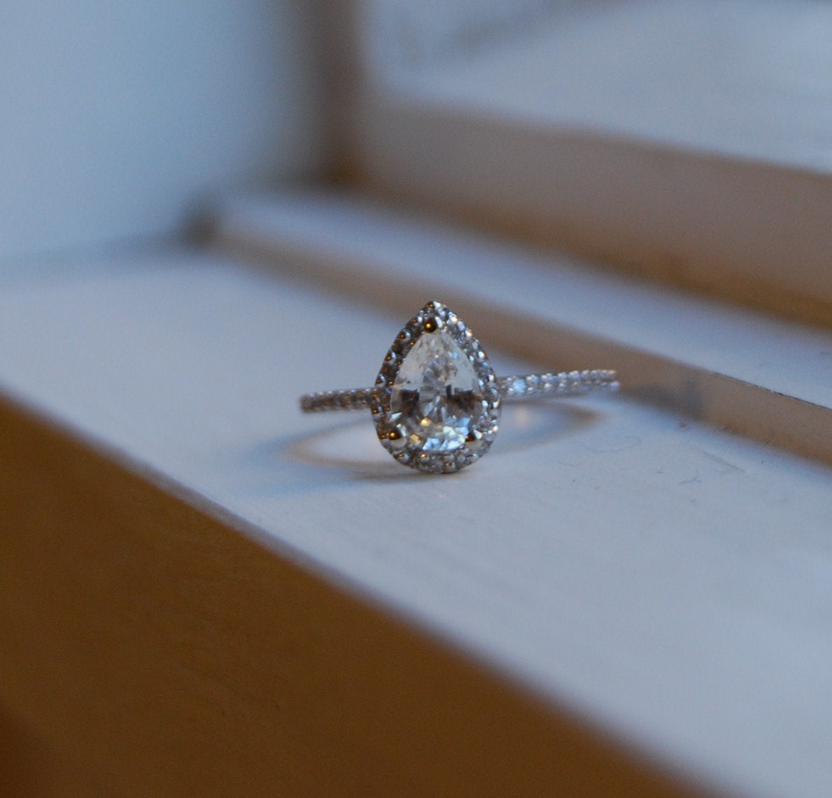 Rain drop - white sapphire and white gold diamond ring