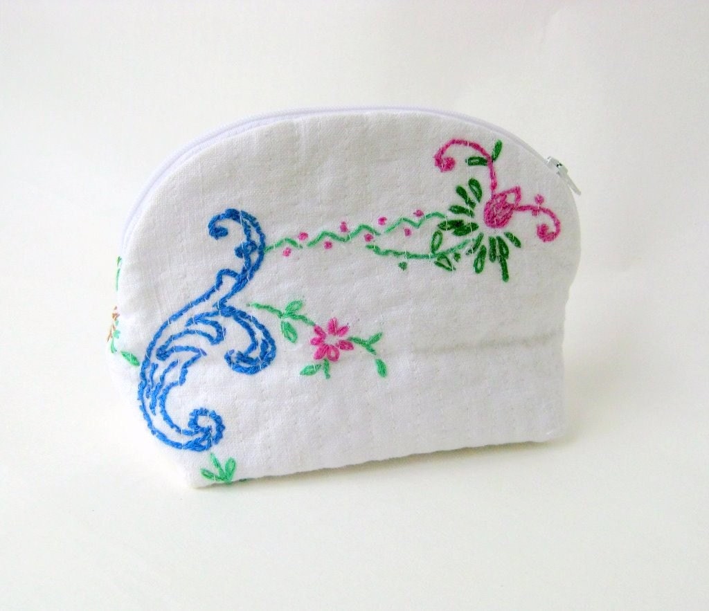 Small pouch vintage recycled embroidered cloth