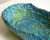 Basket oval coiled textured beaded wire turquoise Danish