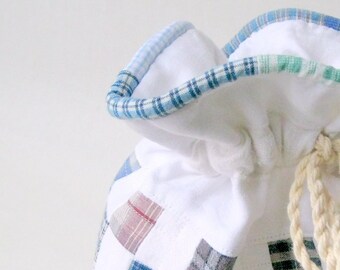 Drawstring quilted container recycled