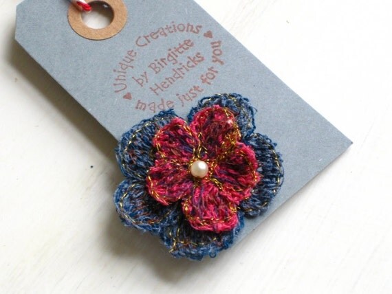 Brooch fiber art flower red blue Danish