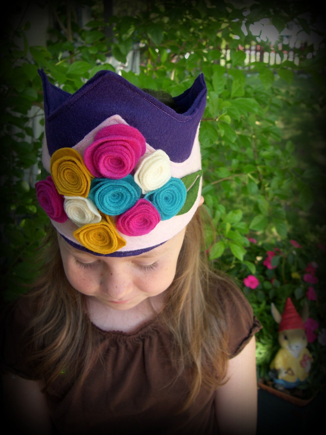 Rose felt crown