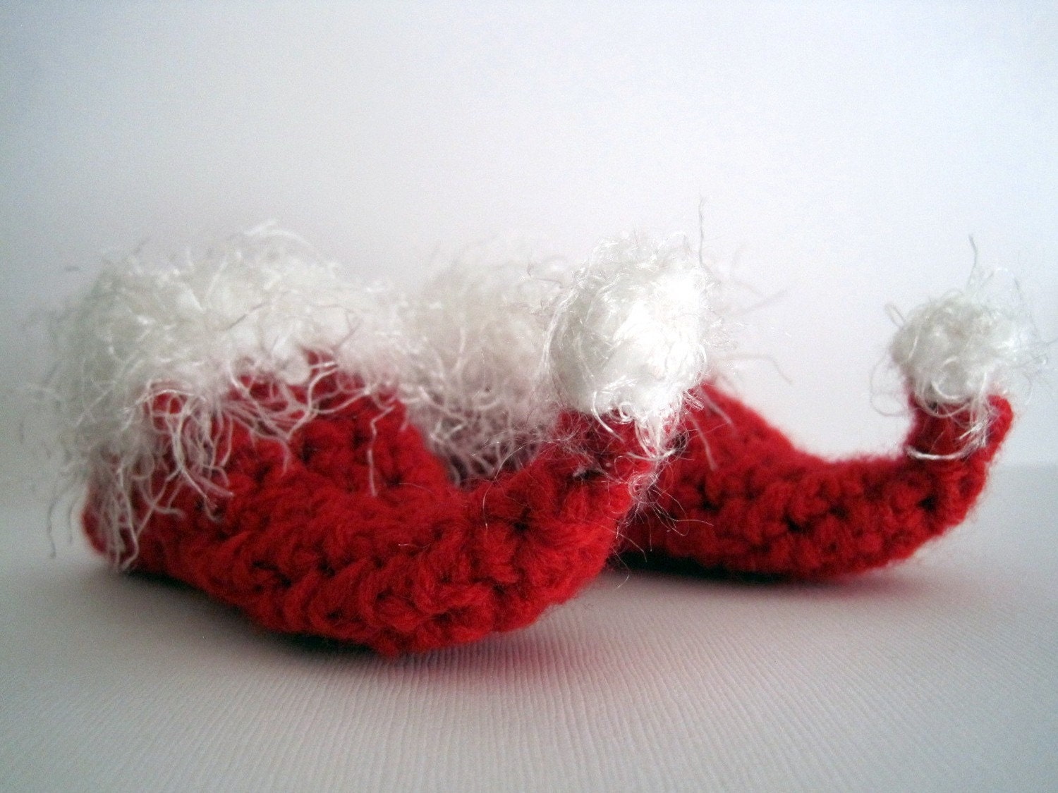 Crochet Elf Slippers Baby Booties Christmas Booties Santa Booties Elf Booties Boy Girl Cyber Monday Newborn Infant Photo Prop Red White