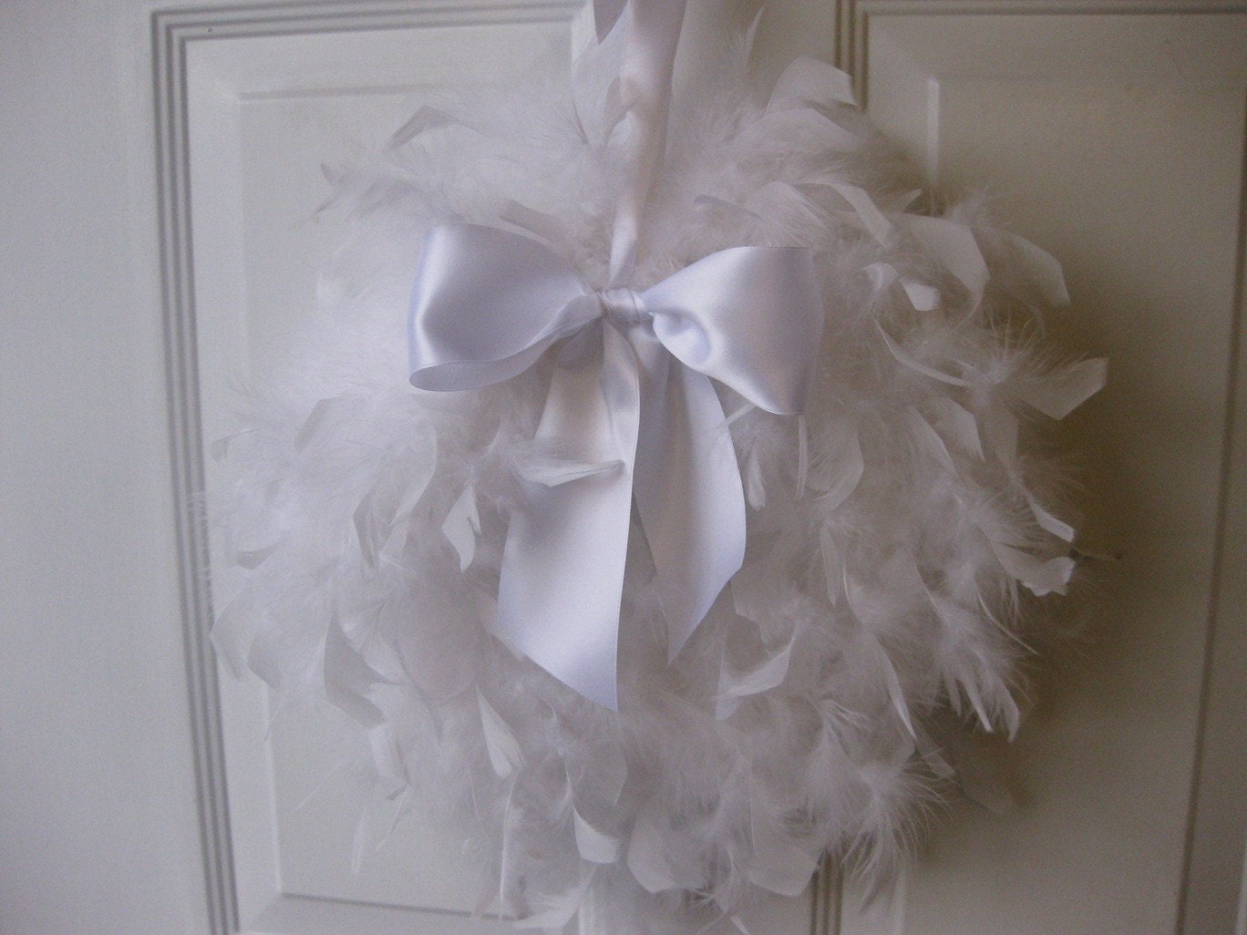romantic feather wreath- white