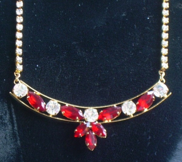 Simple Stately Elegant Czech Bohemian Necklace