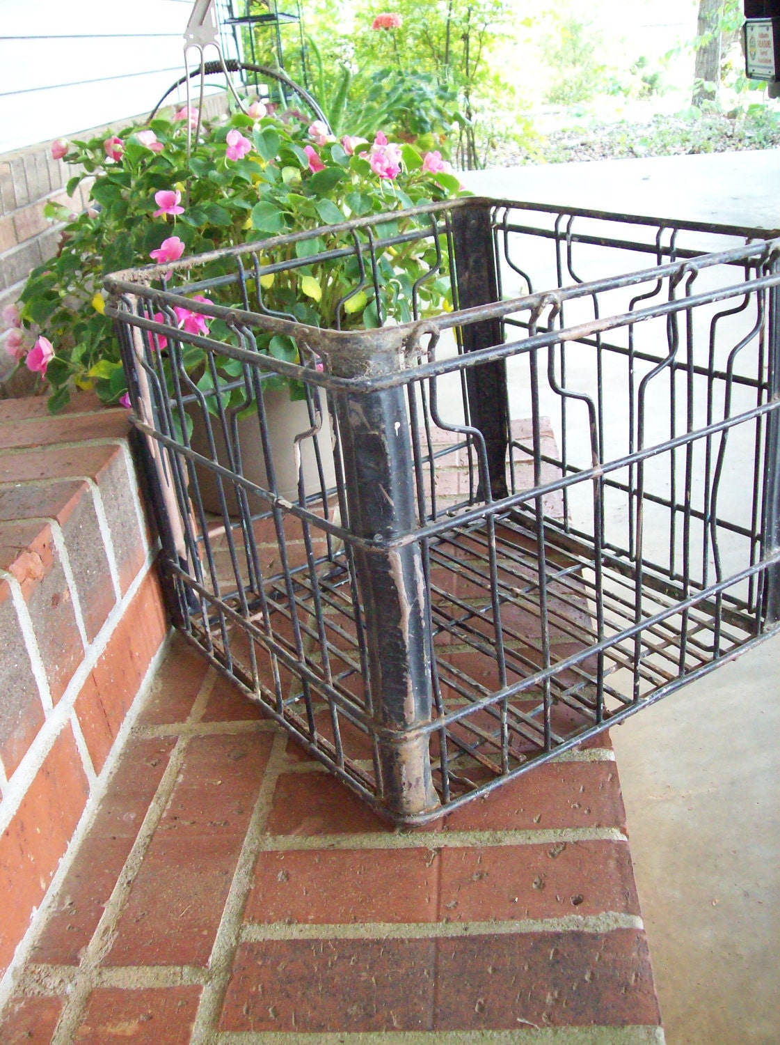 Vintage Wire Milk Crate Industrial Rustic Storage Stool Plant Stand French Farmhouse