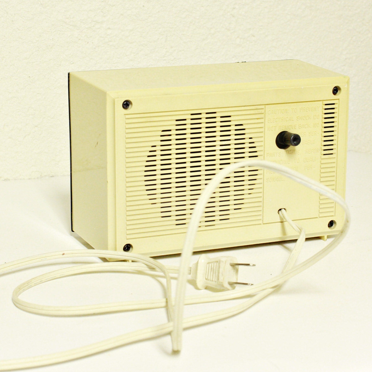 Vintage clock radio - clock - radio - alarm clock - General Electric - AM - 7-4725A - beige
