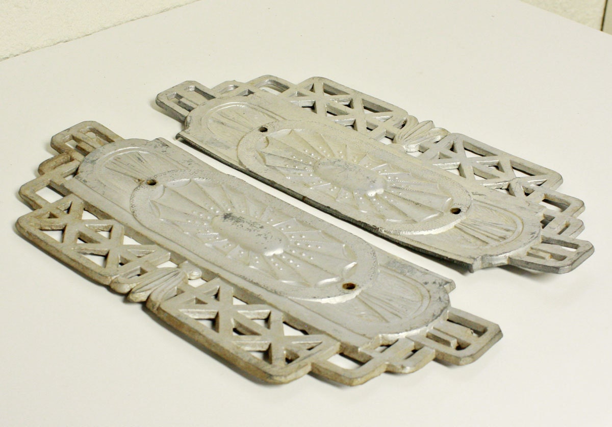 vintage metal wall decor pieces - silver - 2