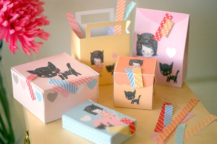 Printable Gift bags papercraft - Girl and kitten (5 designs)