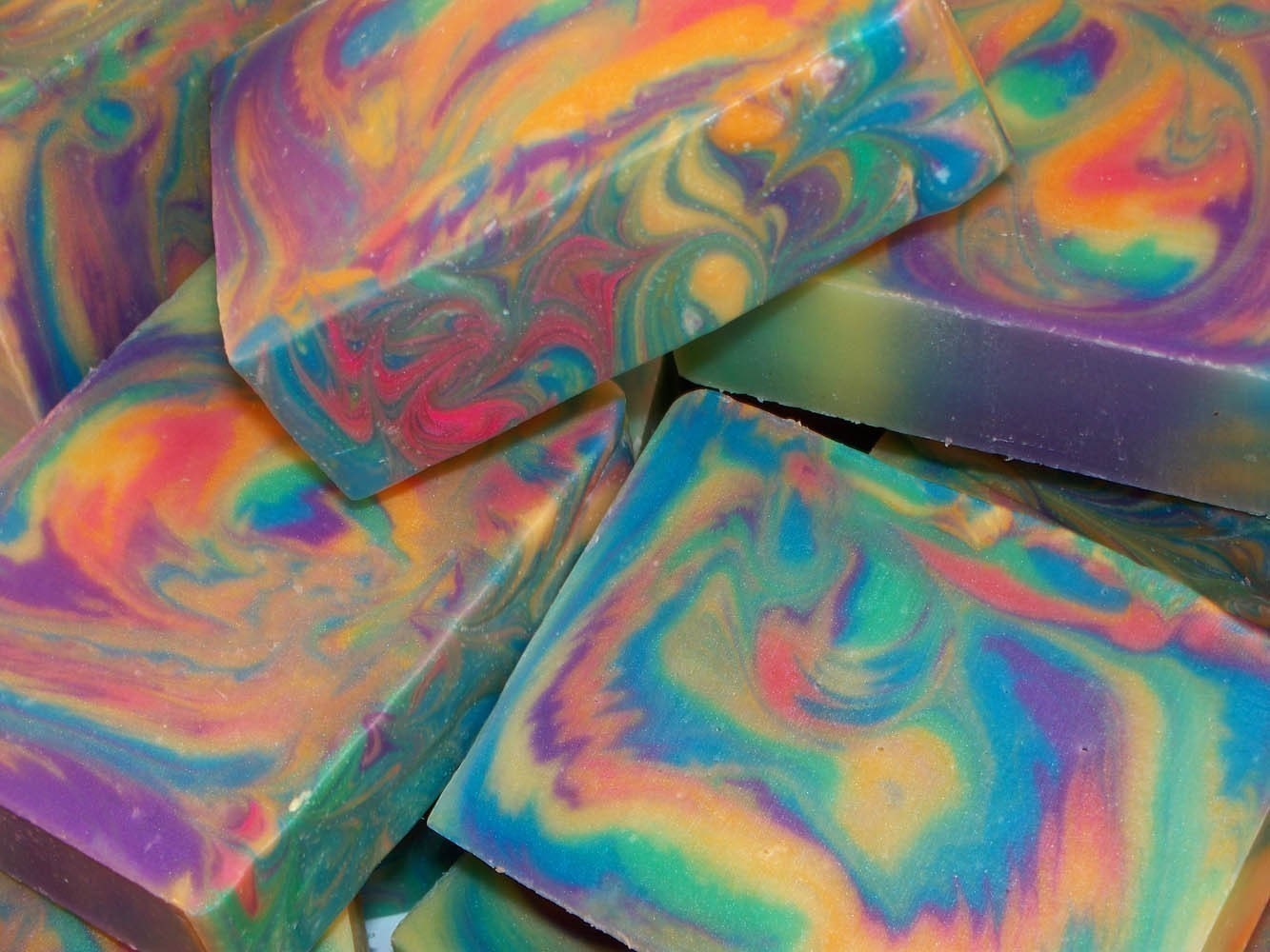 Kaleido-Soap Rainbow Colored Soap, Tropical Scented