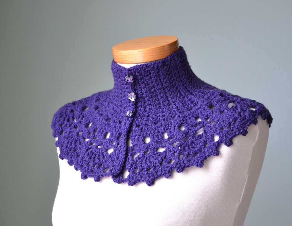 Elegant purple crochet cowl / collar F554