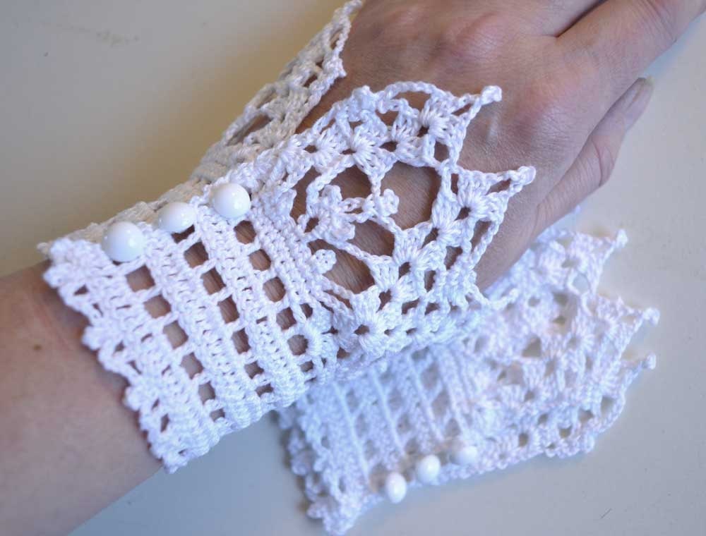 White lace crochet cotton cuffs F601