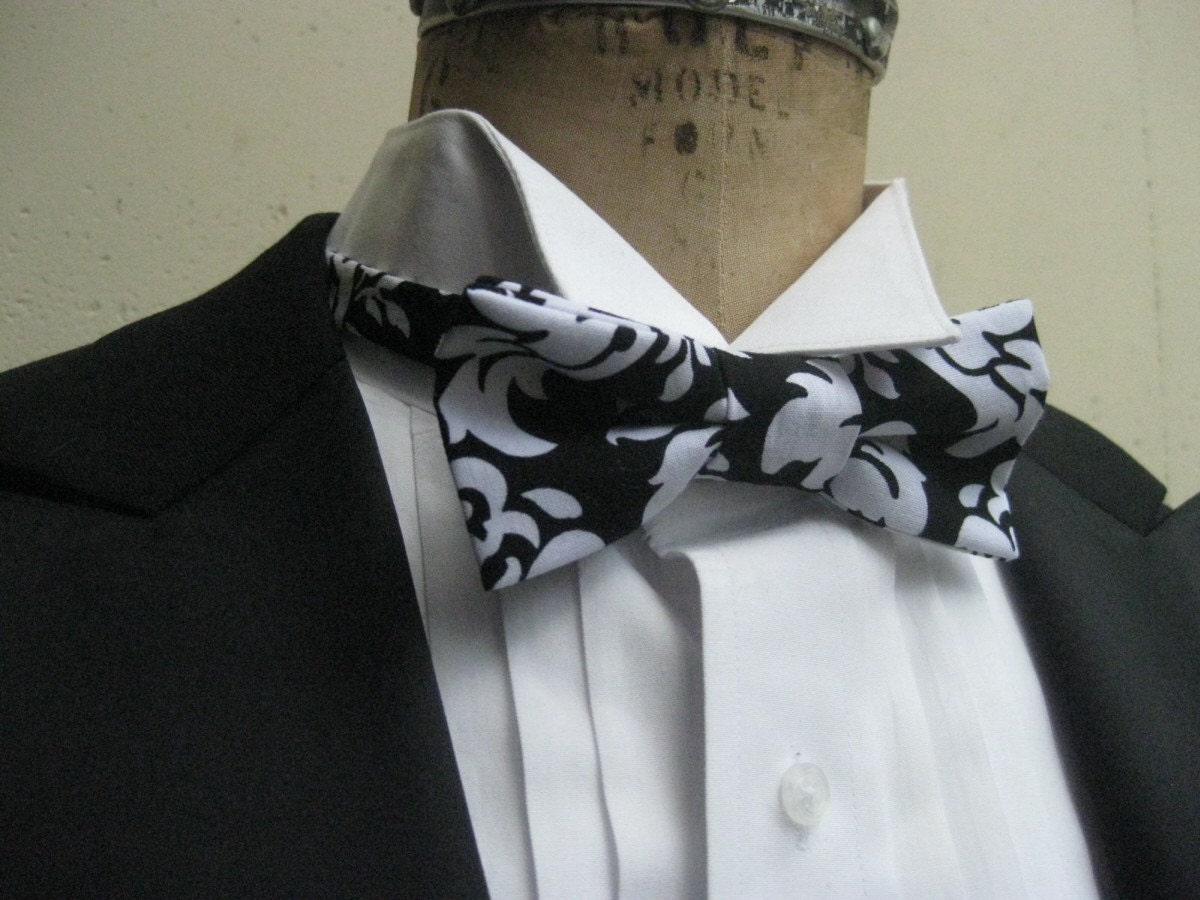 The Teddy Bow Tie, Black and White Damask, Wedding Bow-Tie, Groom Bowtie, Groomsmen Bow Tie, Men Formal Wear