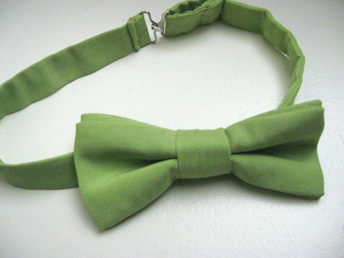 Green Bow Tie - The Teddy Bow Tie - Green Grass, men's formalwear pre tied bow tie, groom, groomsmen accessory in spring green