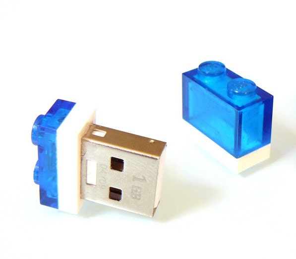 1GB Nano USB Stick in a 1x2 Lego Plate many colours available