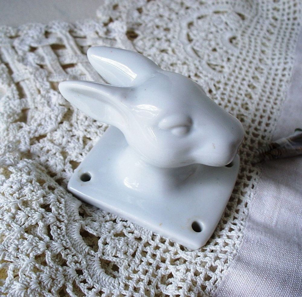 Vintage rabbit hook White ceramic rabbit head by VintageDrawer