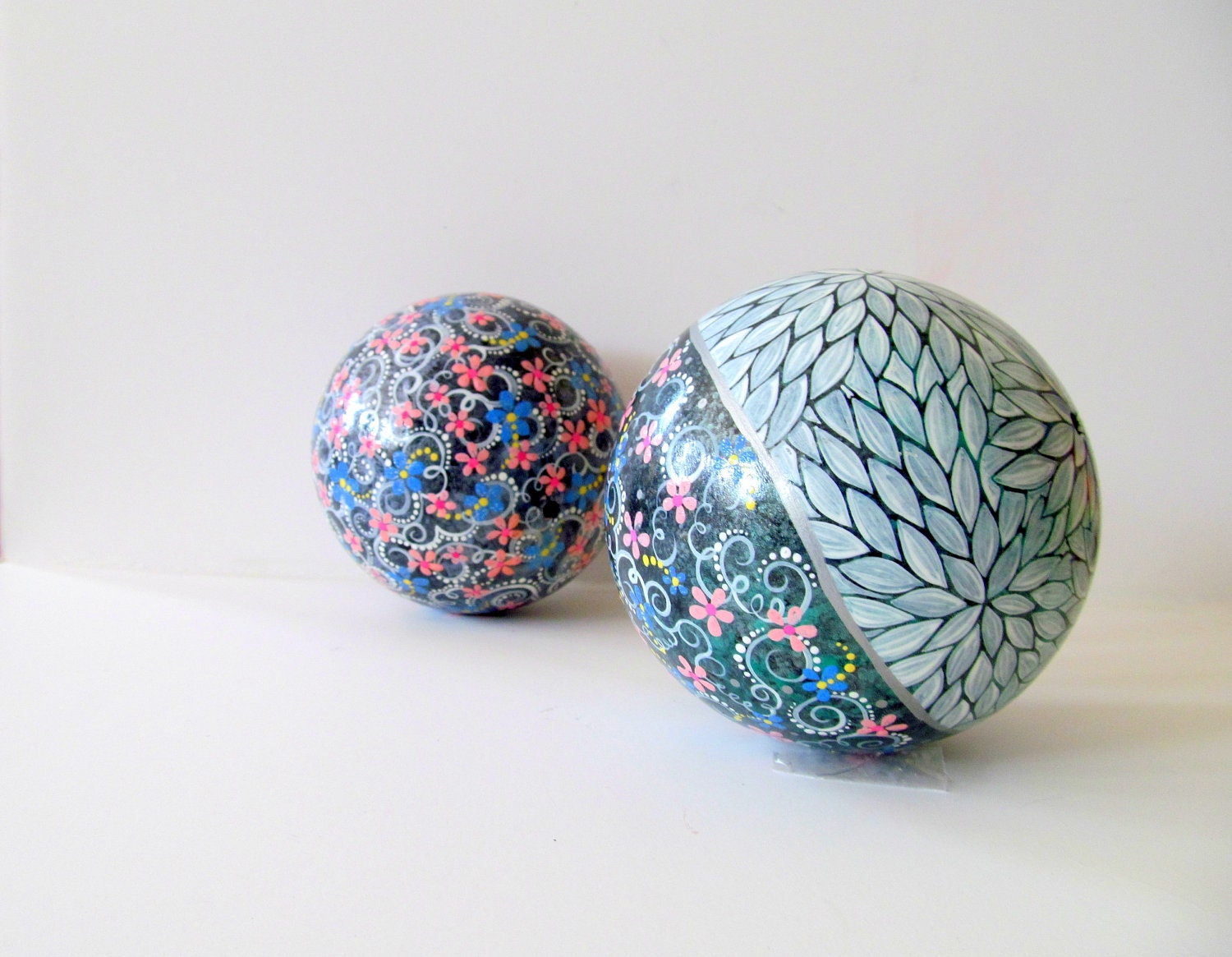 Hand painted Orbs: Flowers and Leaves Set of Orbs Ornaments