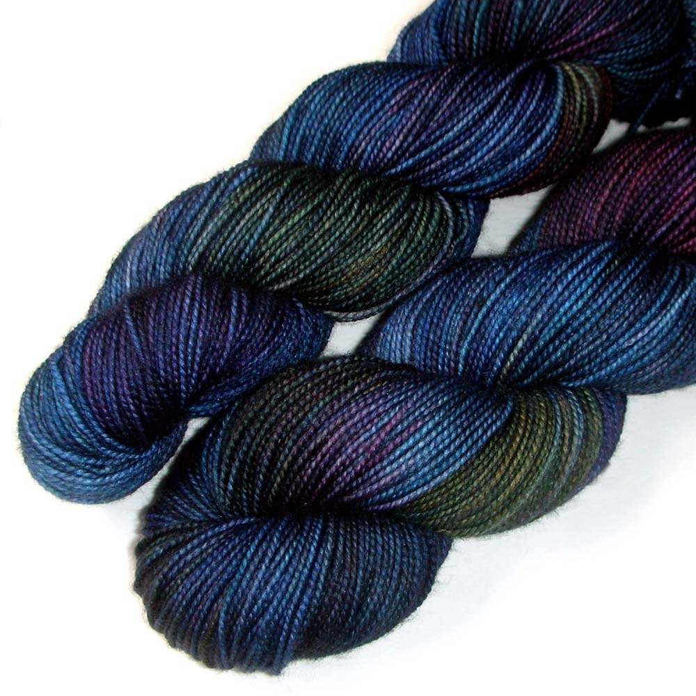 SW Merino and Nylon Fingering Yarn, Gloaming - 400 yards