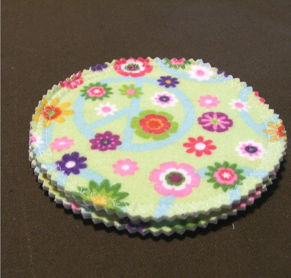 Reusable Cloth Nursing Pad Set - Bamboo and Organic Cotton with PUL - 1 pair in Flower Power