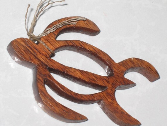 Hawaiian Koa Wood Honu Turtle Good Luck Charm by KoiMonogatari