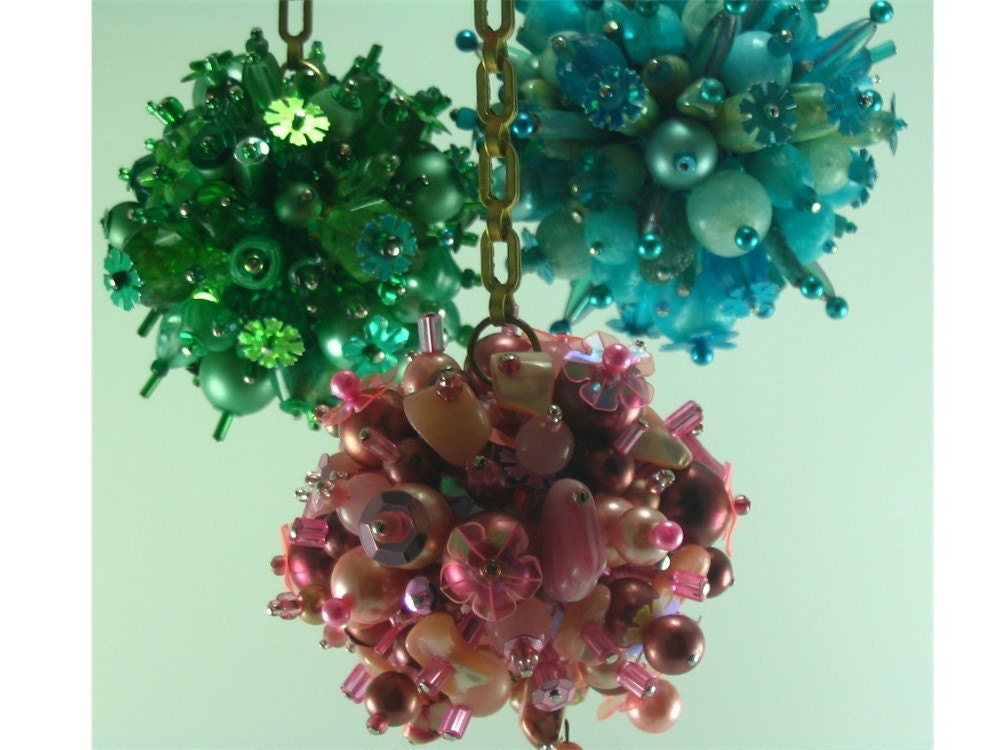 Green Beaded Ball and Chain Christmas Ornament