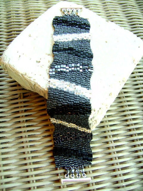 Beadwoven Metallic Matte Wavy Bracelet with Swarovski crystals