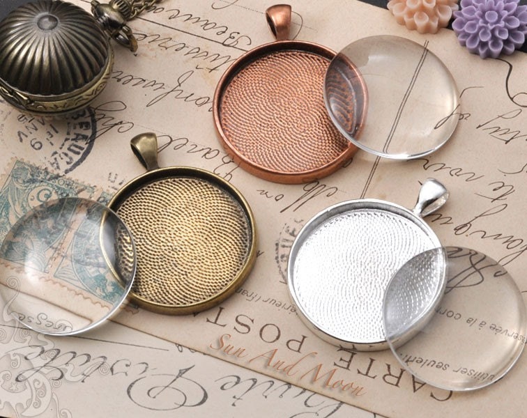 10 Pendant Trays with GLASS inserts - 30mm Circle Pendant Blanks - Bezel Cabochon Settings - 30T