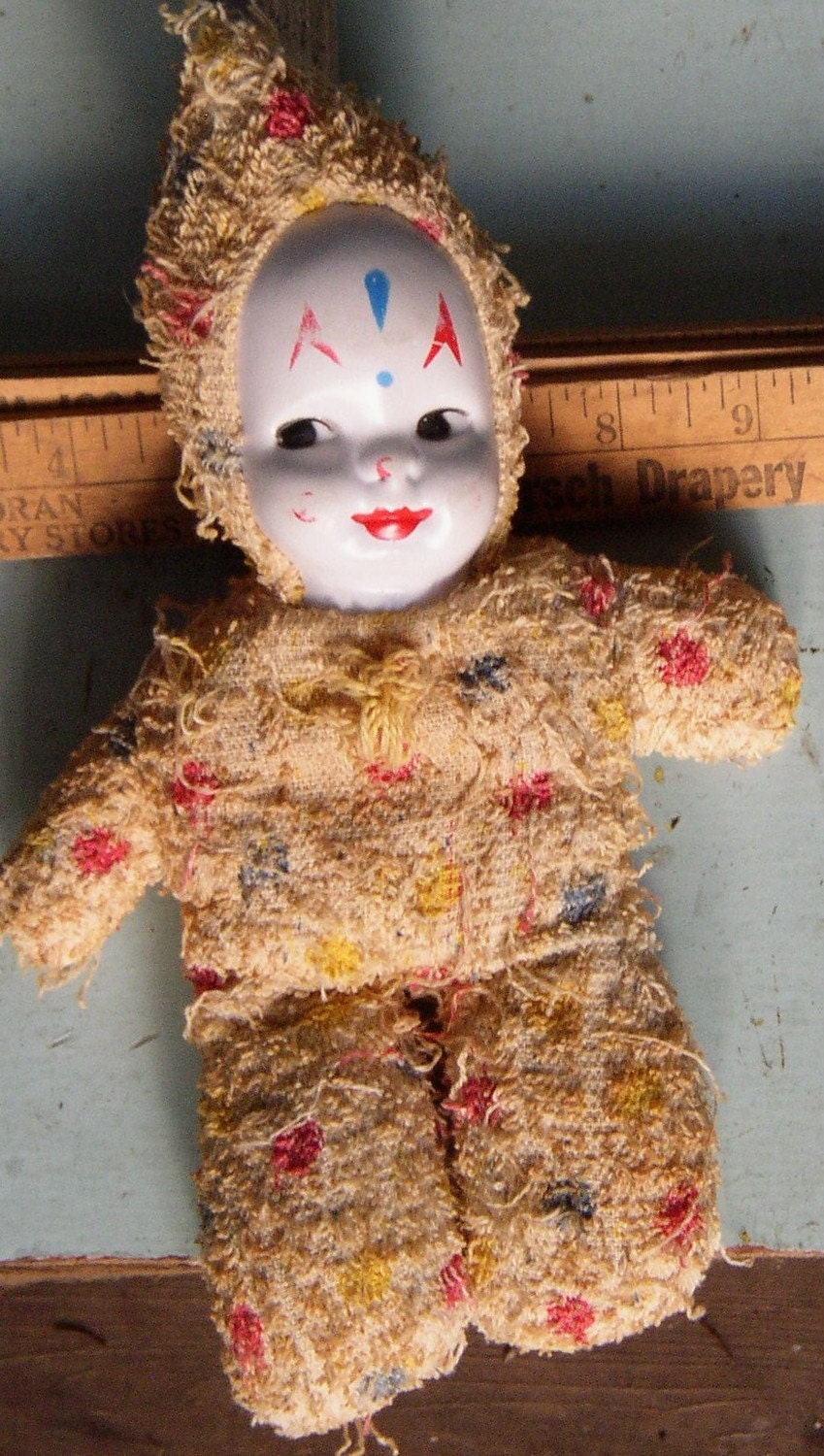 Vintage RAGGEDY DOLL, lovingly shabby, so sweet, painted face