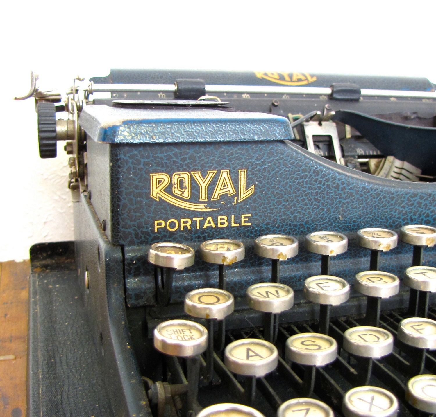 Vintage Royal Blue 1930s Portable Typewriter with original wooden case glass keys DeLuxe