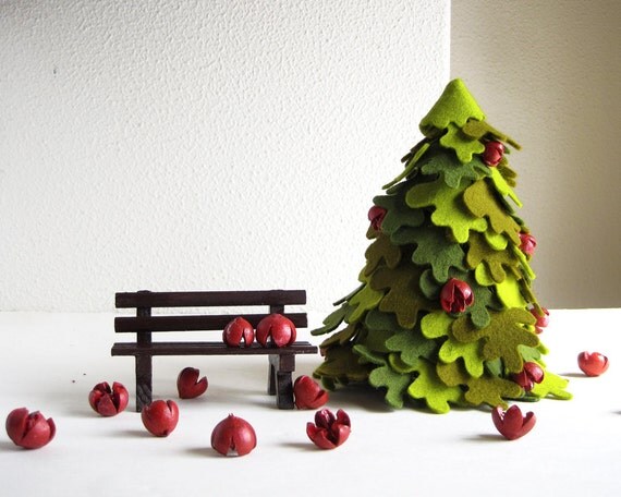 Christmas Tree. Fir with bench. Felt decoration.