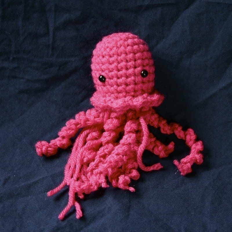 Jellyfish Amigurumi in Hot Pink - An Adorable Miniature Plush