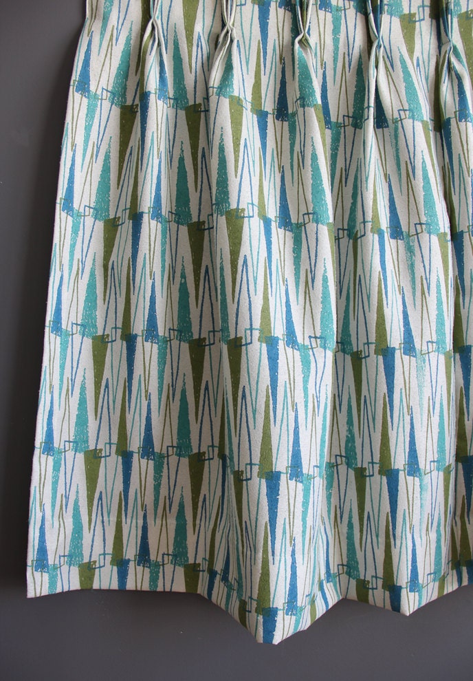 Set of Short Vintage Graphic Pattern Curtains