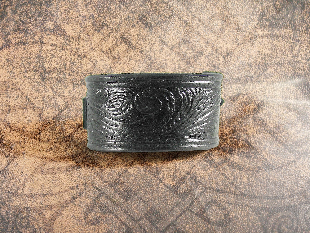 Leather Cuff - The Scroll
