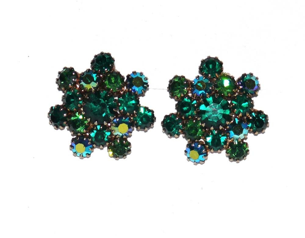 Vintage Clip Earrings  - Green Faceted  Rhinestone Flowers