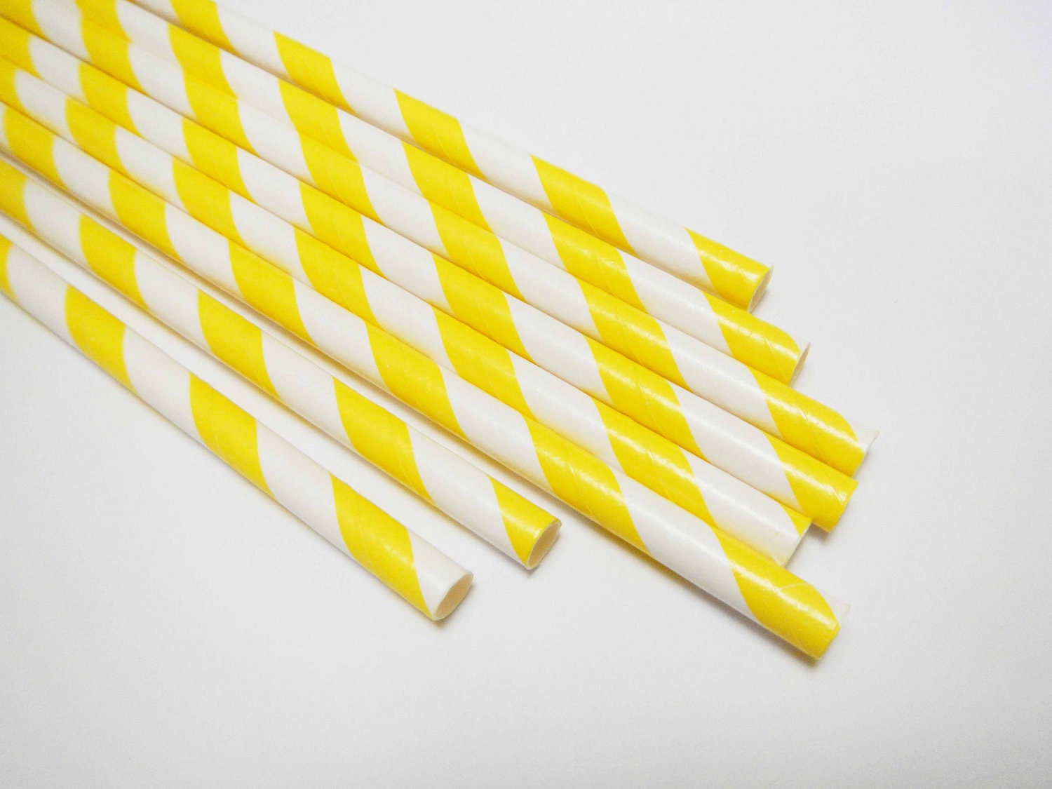 50 Yellow White Striped Paper Straws - Parties, weddings, graduations  FREE DIY Flags