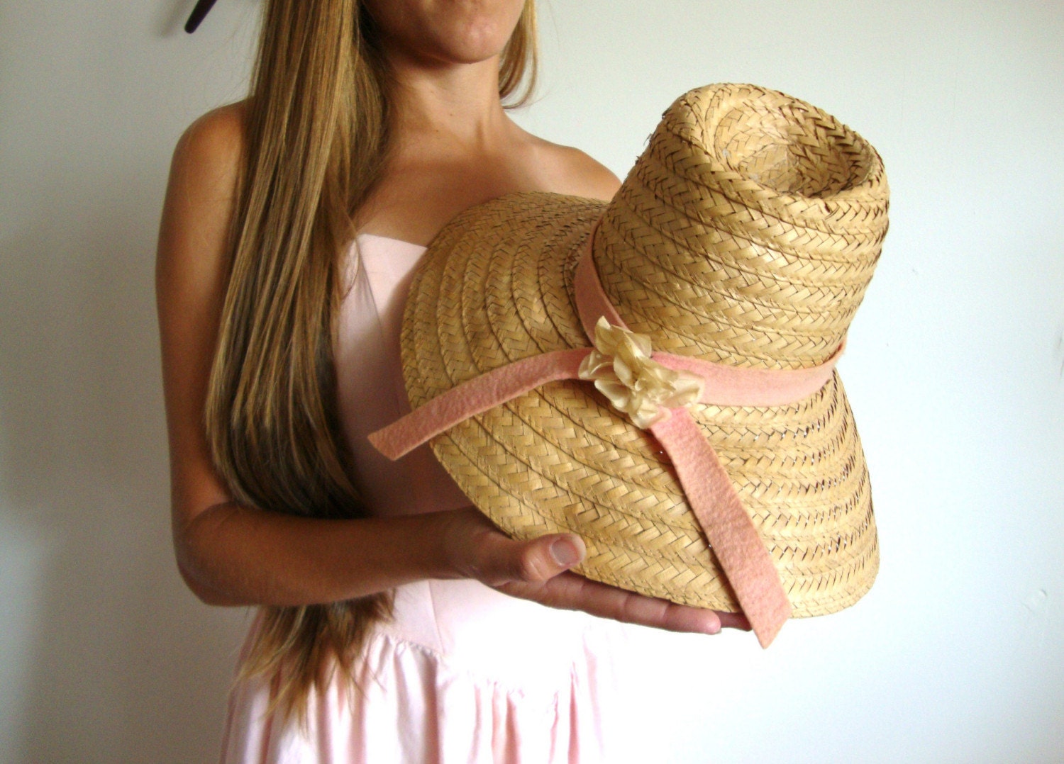 1970 Vintage Woven Straw and Pink Bow Hat  from Pudding