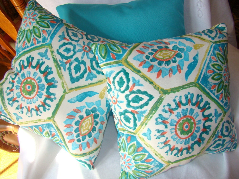 Outdoor Indoor pillow with poolside fabric - 18"