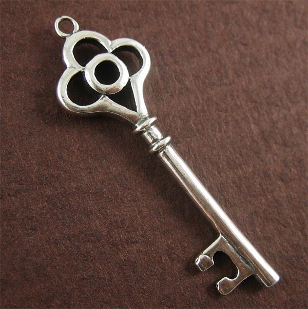 Antiqued Sterling Silver Key Charm with Clover Head - large