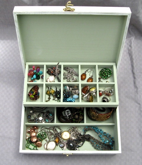 WOODEN JEWELRY BOX Creamy-Dreamy  "Shabby Chic"
