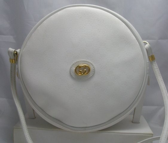 white gucci circle bag