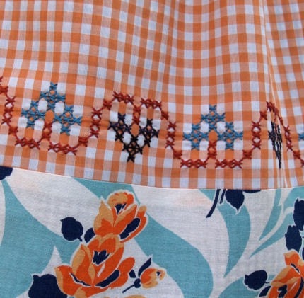 Apron - Leander Roses on Cross Stitch Gingham Hostess Apron (A131)