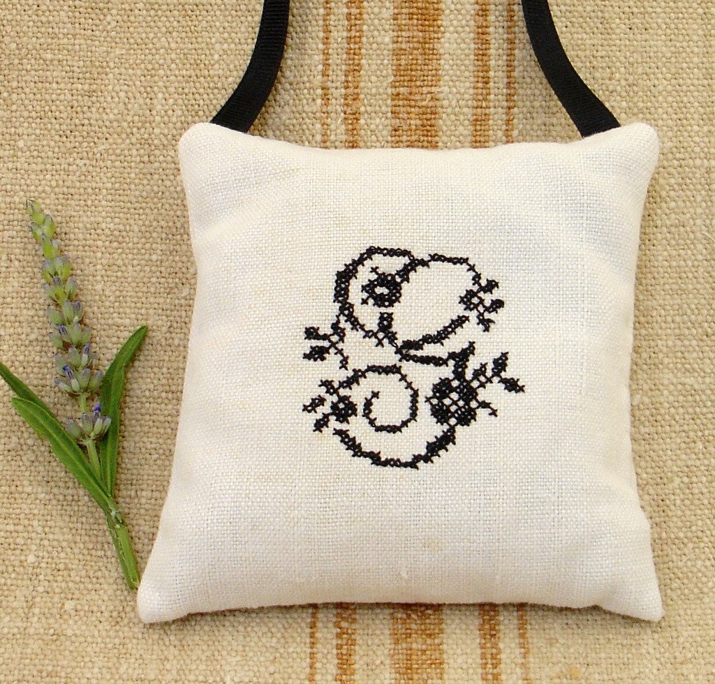 Antique Linen Square Sachet - Letter G