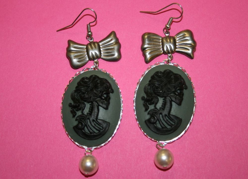 Large Grey Skull Lady Cameo Dangly Earrings with Bows and Pearls