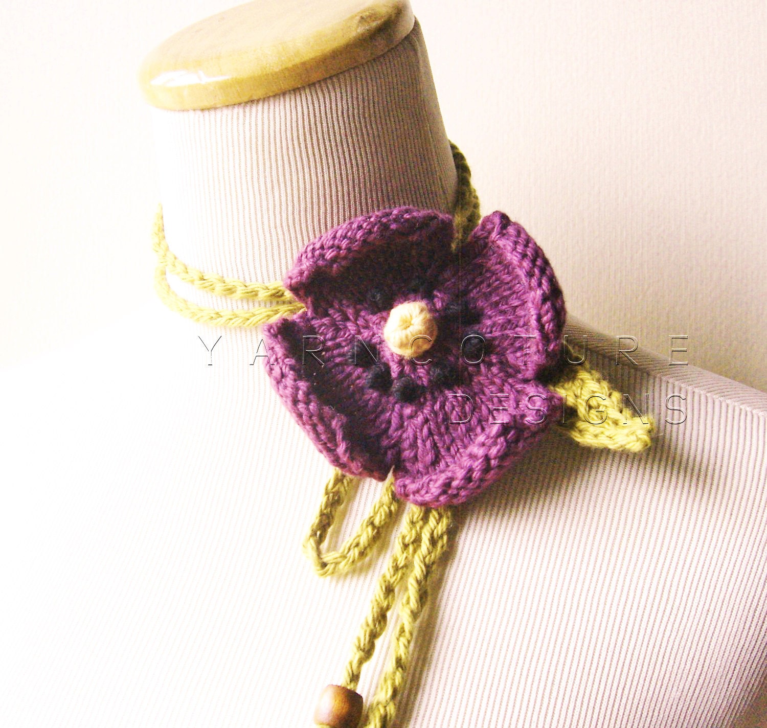 The Spring Pansy Lariat In Violet