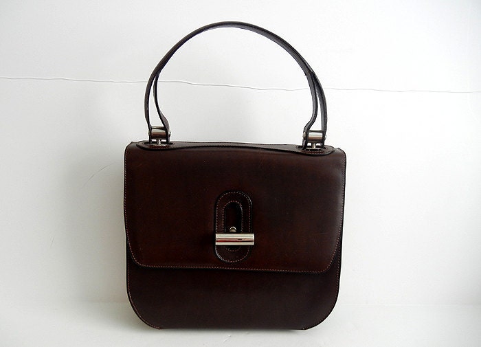 1960s purse / Lock Shock and Barrel Vintage 60's Mod Chocolate Brown Leather Purse